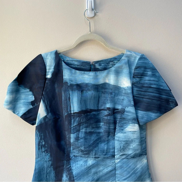Carolina Herrera Blue Brush Stroke Abstract Sheath Dress MSRP $2,290 Size 8 - Picture 3 of 10